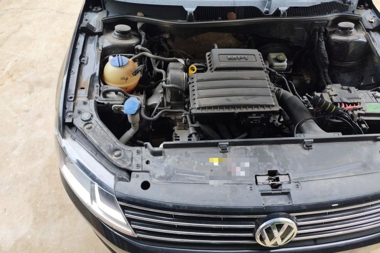 Used Volkswagen Lavida 2017 1.6L Automatic Comfort Edition Engine Bay Right