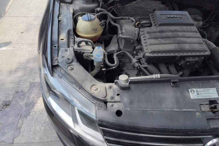 Used Volkswagen Lavida 2017 1.6L Manual Comfort Edition Engine Bay Right