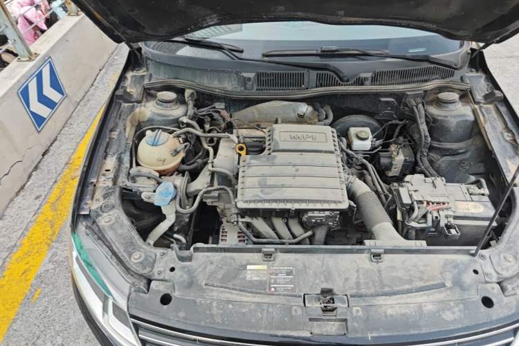 Used Volkswagen Lavida 2017 1.6L Automatic Comfort Edition Engine Bay Right