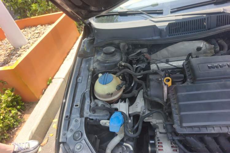Used Volkswagen Lavida 2017 1.6L Automatic Comfort Edition Engine Bay Right