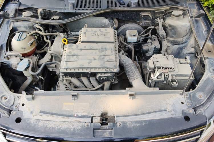 Used Volkswagen Lavida 2017 1.6L Manual Fashion Edition Engine Bay