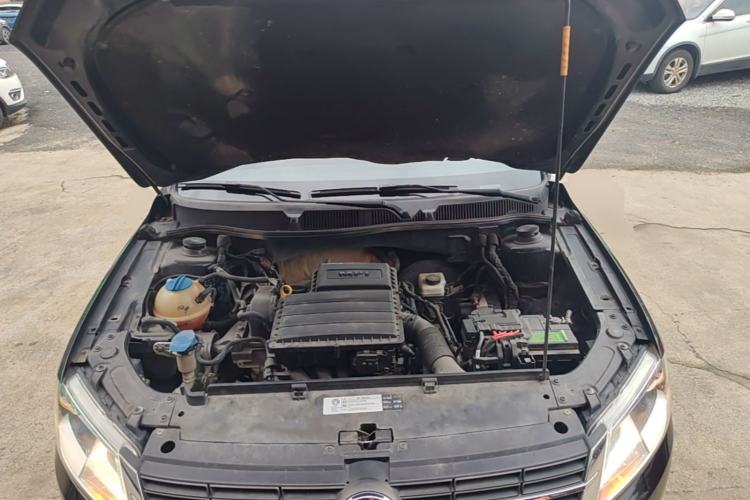 Used Volkswagen Lavida 2017 1.6L Automatic Comfort Edition Engine Bay