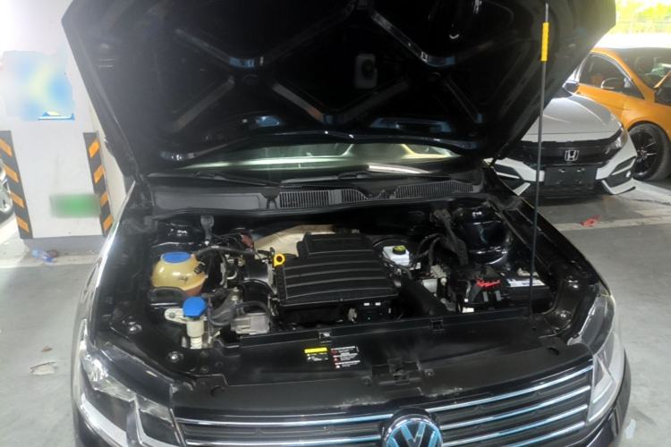 Used Volkswagen Lavida 2017 1.6L Manual Fashion Edition Engine Bay