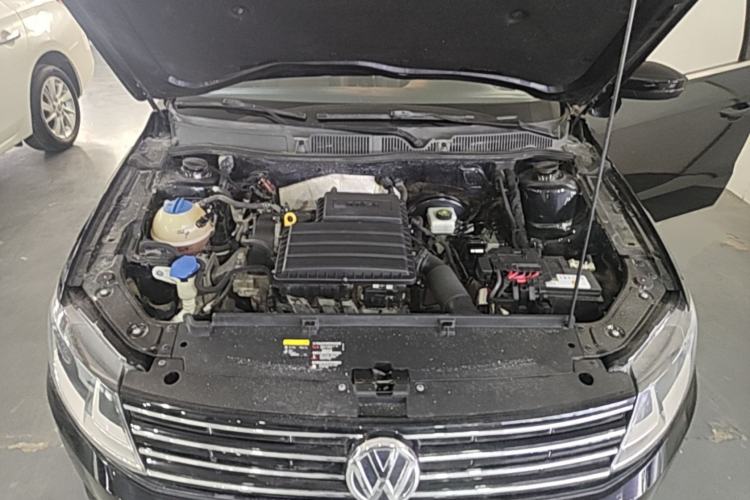 Used Volkswagen Lavida 2017 1.6L Automatic Comfort Edition Engine Bay