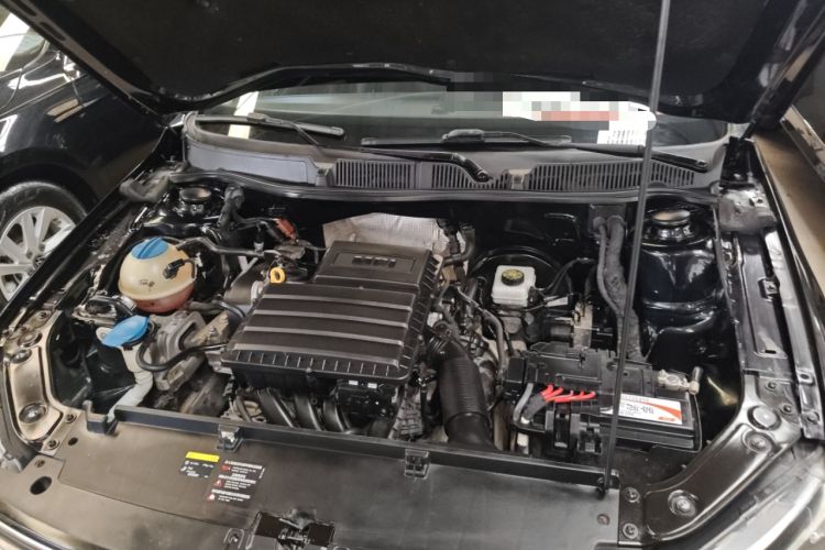 Used Volkswagen Lavida 2017 1.6L Automatic Comfort Edition Engine Bay