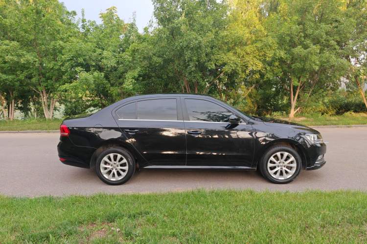 Used Volkswagen Lavida 2017 230TSI DSG Comfort Edition Exterior 3