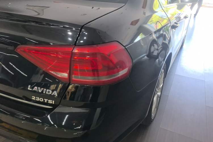 Used Volkswagen Lavida 2017 230TSI DSG Comfort Edition Exterior 3