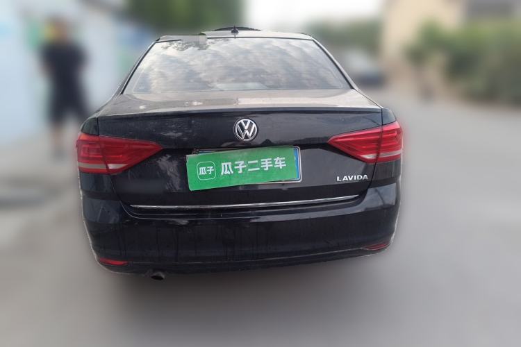 Used Volkswagen Lavida 2017 1.6L Manual Comfort Edition Exterior 4