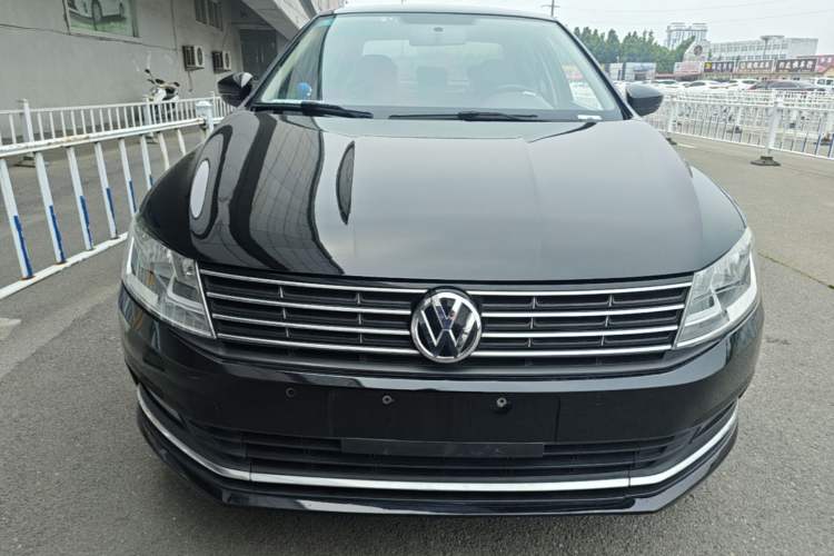 Used Volkswagen Lavida 2017 1.6L Automatic Comfort Edition Front