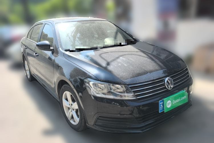 Used Volkswagen Lavida 2017 1.6L Manual Fashion Edition Front Right 45 Deg