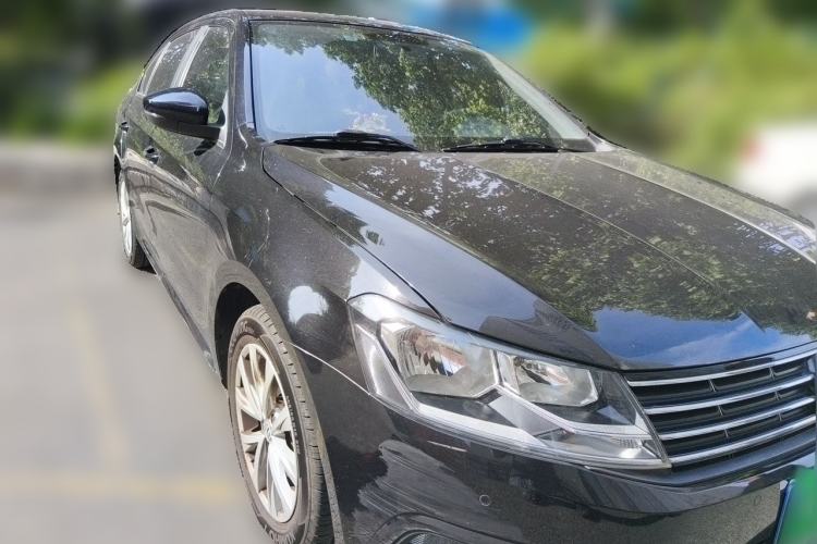 Used Volkswagen Lavida 2017 230TSI DSG Comfort Edition Front Right 45 Deg