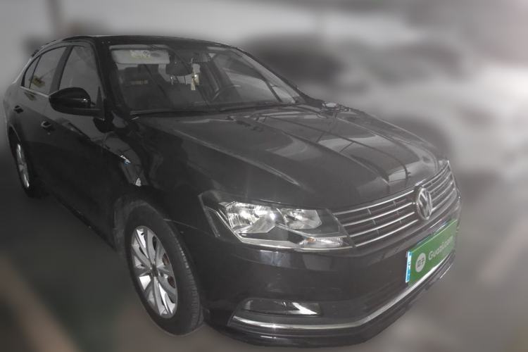 Used Volkswagen Lavida 2017 230TSI DSG Comfort Edition Front Right 45 Deg