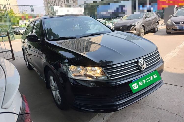 Used Volkswagen Lavida 2017 1.6L Manual Fashion Edition Front Right 45 Deg