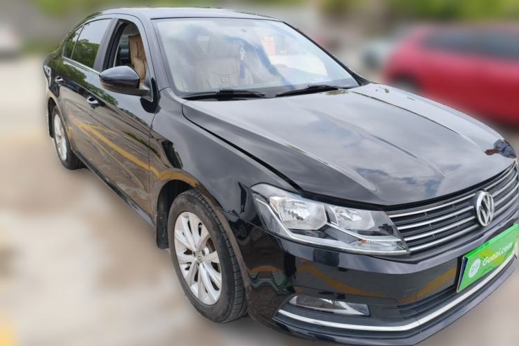 Used Volkswagen Lavida 2017 1.6L Automatic Comfort Edition Front Right 45 Deg