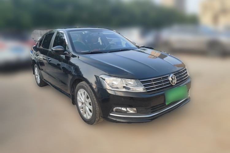 Used Volkswagen Lavida 2017 1.6L Manual Comfort Edition Front Right 45 Deg