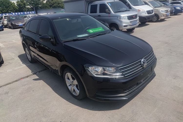 Used Volkswagen Lavida 2017 1.6L Automatic Fashion Edition Front Right 45 Deg