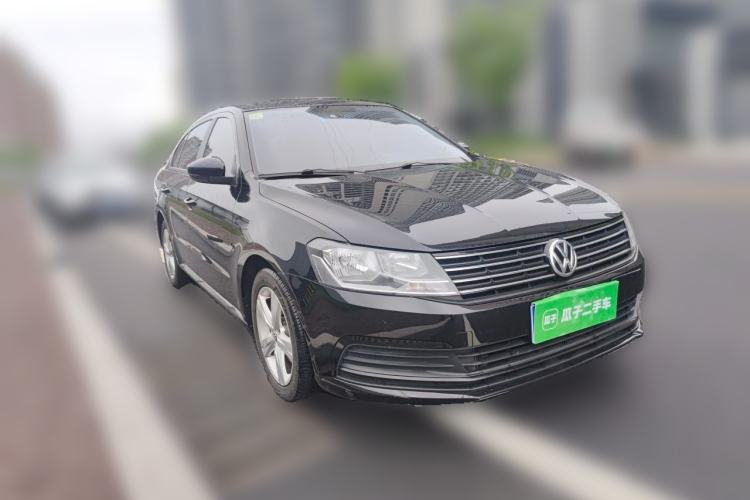 Used Volkswagen Lavida 2017 1.6L Automatic Fashion Edition Front Right 45 Deg