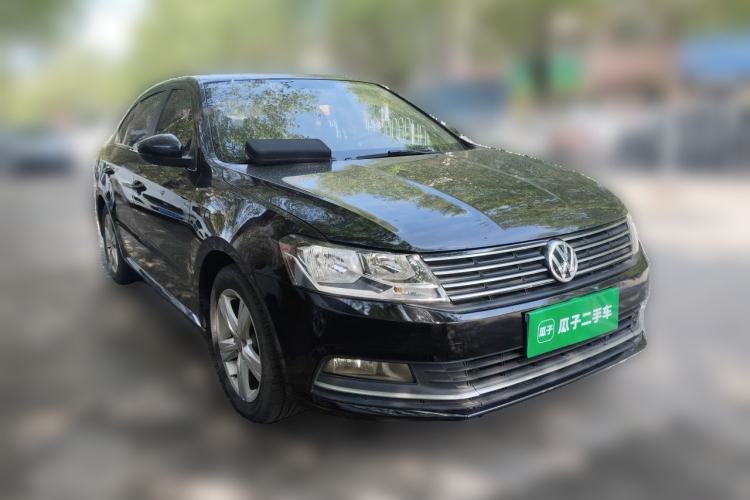 Used Volkswagen Lavida 2017 1.6L Manual Fashion Edition Front Right 45 Deg