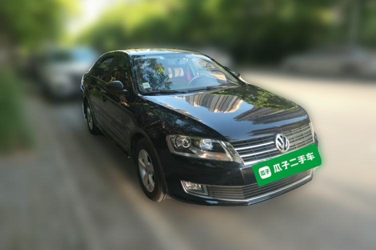 Used Volkswagen Lavida 2017 1.6L Manual Fashion Edition Front Right 45 Deg