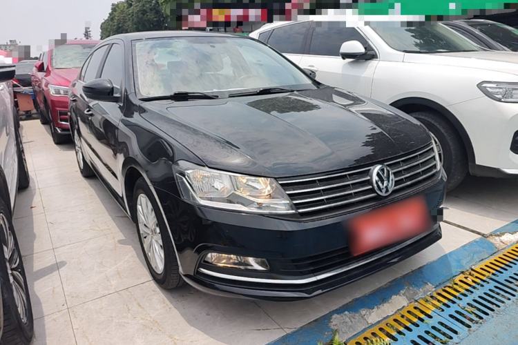 Used Volkswagen Lavida 2017 230TSI DSG Comfort Edition Front Right 45 Deg