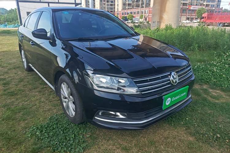 Used Volkswagen Lavida 2017 230TSI DSG Comfort Edition Front Right 45 Deg
