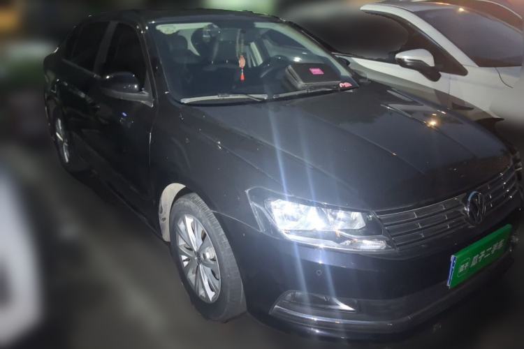 Used Volkswagen Lavida 2017 1.6L Automatic Comfort Edition Front Right 45 Deg