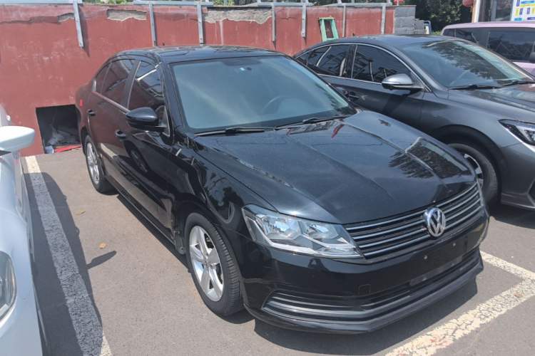 Used Volkswagen Lavida 2017 1.6L Automatic Fashion Edition Front Right 45 Deg