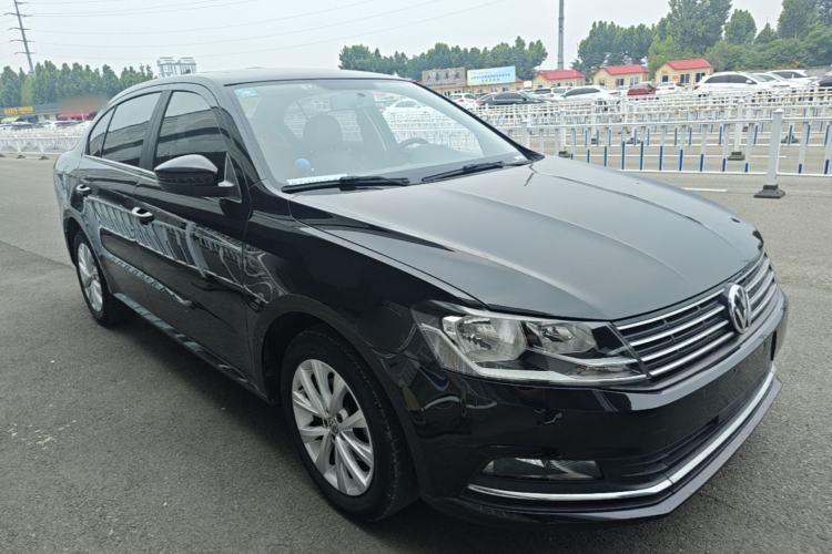 Used Volkswagen Lavida 2017 1.6L Automatic Comfort Edition Front Right 45 Deg