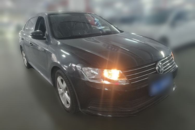 Used Volkswagen Lavida 2017 1.6L Automatic Fashion Edition Front Right 45 Deg