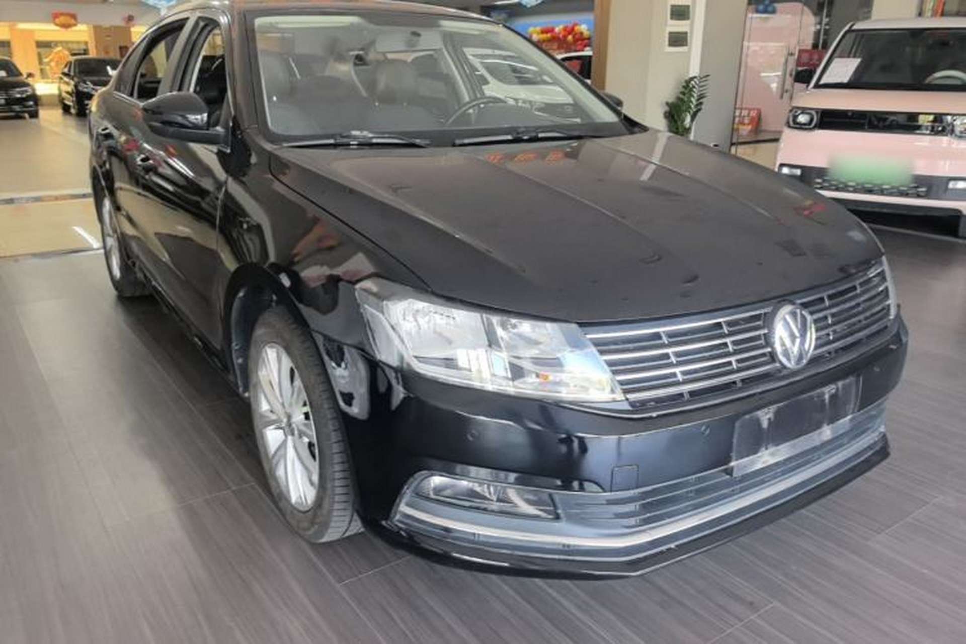 Used Volkswagen Lavida 2017 230TSI DSG Comfort Edition Front Right 45 Deg