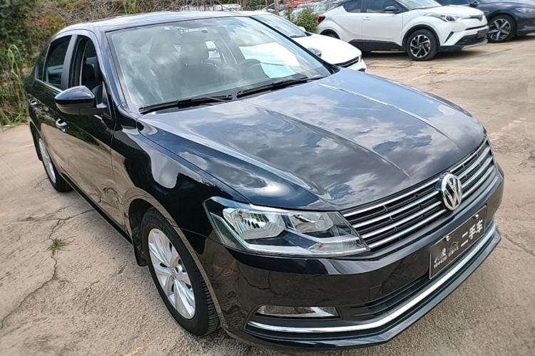 Used Volkswagen Lavida 2017 1.6L Manual Comfort Edition Front Right 45 Deg