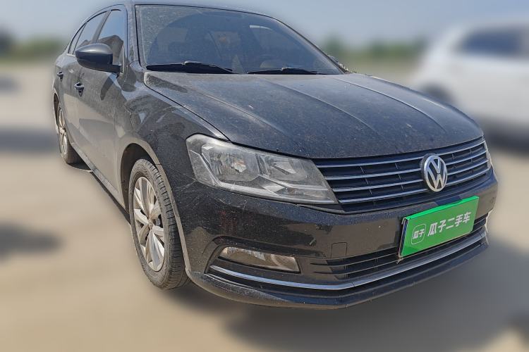 Used Volkswagen Lavida 2017 230TSI DSG Comfort Edition Front Right 45 Deg