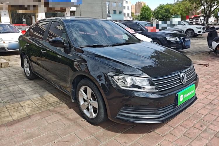 Used Volkswagen Lavida 2017 1.6L Manual Fashion Edition Front Right 45 Deg