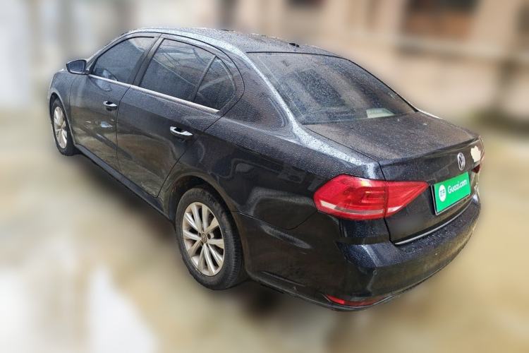Used Volkswagen Lavida 2017 1.6L Manual Comfort Edition Front Right 45 Deg
