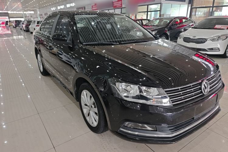 Used Volkswagen Lavida 2017 1.6L Automatic Comfort Edition Front Right 45 Deg