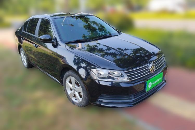 Used Volkswagen Lavida 2017 1.6L Manual Fashion Edition Front Right 45 Deg