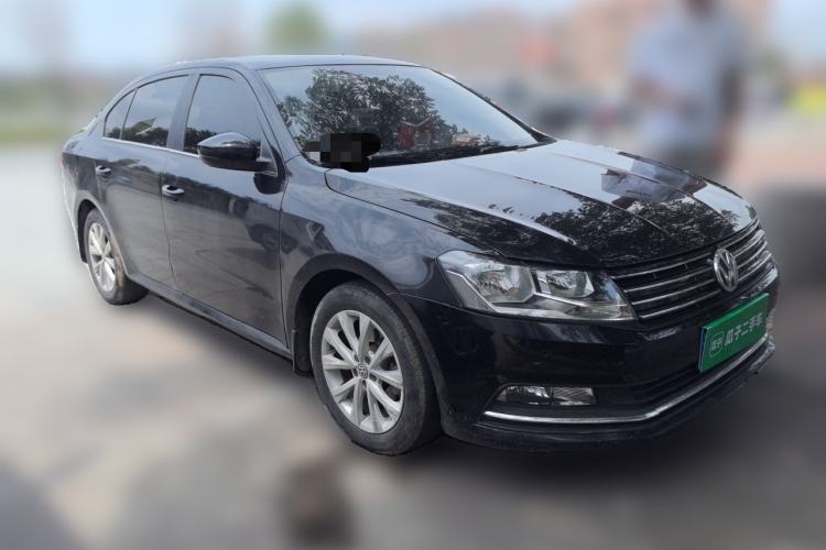 Used Volkswagen Lavida 2017 1.6L Manual Comfort Edition Front Right 45 Deg