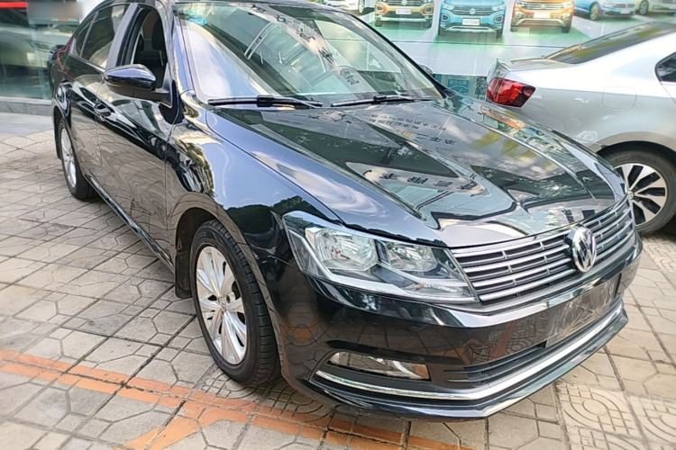 Used Volkswagen Lavida 2017 230TSI DSG Comfort Edition Front Right 45 Deg