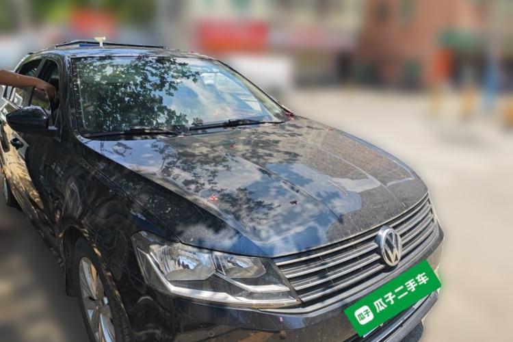 Used Volkswagen Lavida 2017 230TSI DSG Comfort Edition Front Right 45 Deg