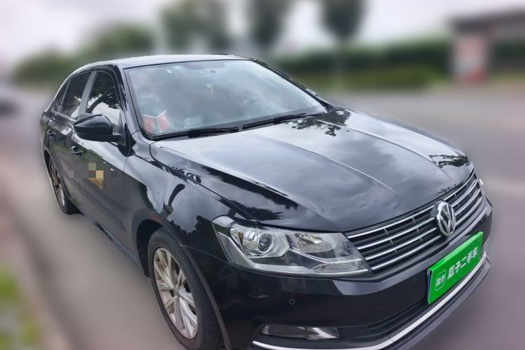 Used Volkswagen Lavida 2017 1.6L Automatic Comfort Edition Front Right 45 Deg