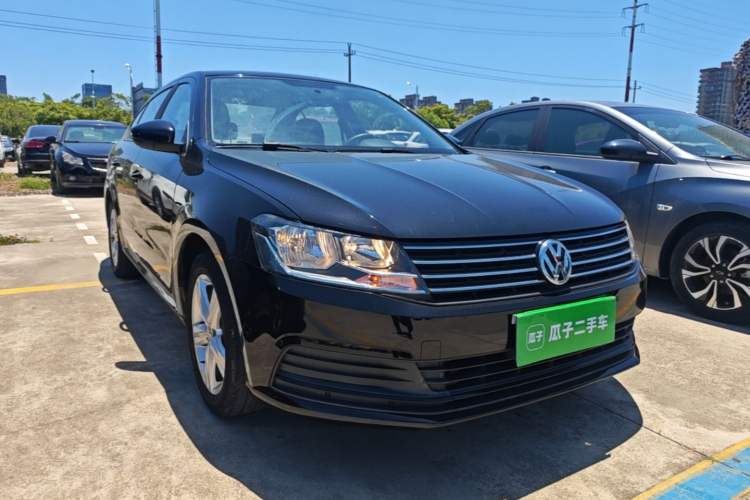 Used Volkswagen Lavida 2017 1.6L Automatic Fashion Edition Front Right 45 Deg