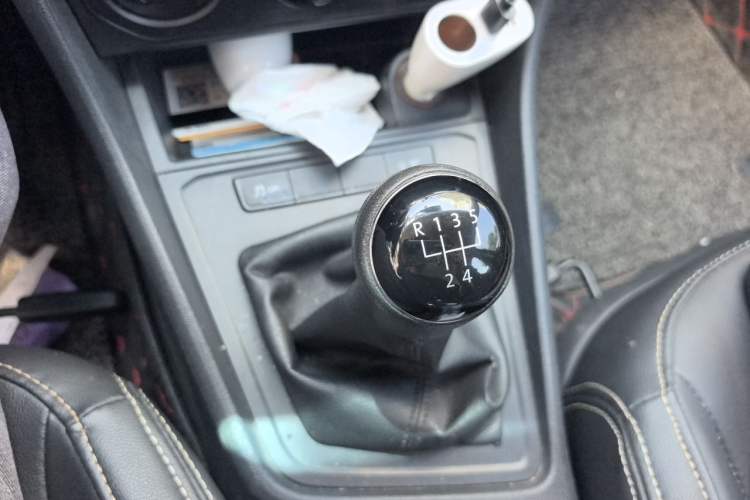 Used Volkswagen Lavida 2017 1.6L Manual Fashion Edition Gear Lever