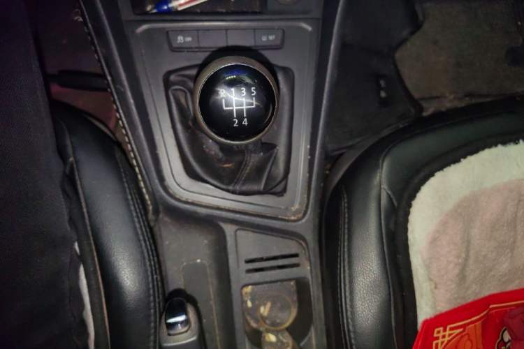 Used Volkswagen Lavida 2017 1.6L Manual Fashion Edition Gear Lever