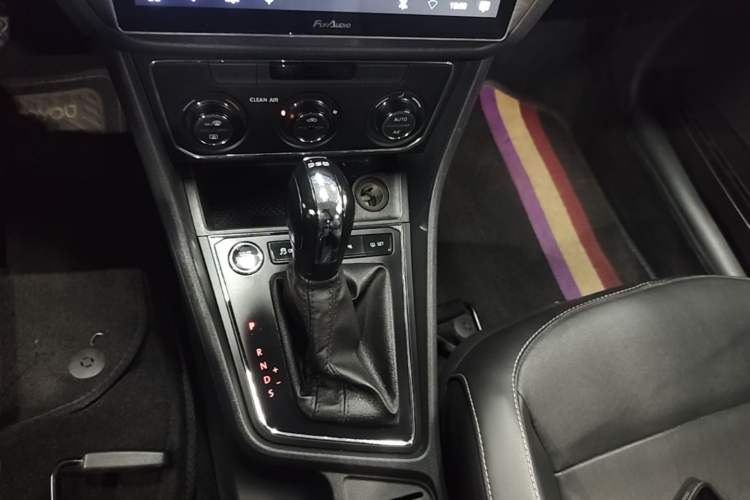 Used Volkswagen Lavida 2017 230TSI DSG Comfort Edition Gear Lever