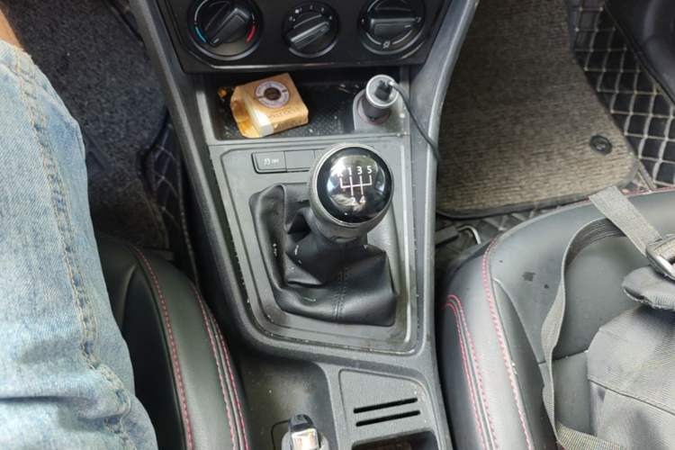 Used Volkswagen Lavida 2017 1.6L Manual Fashion Edition Gear Lever