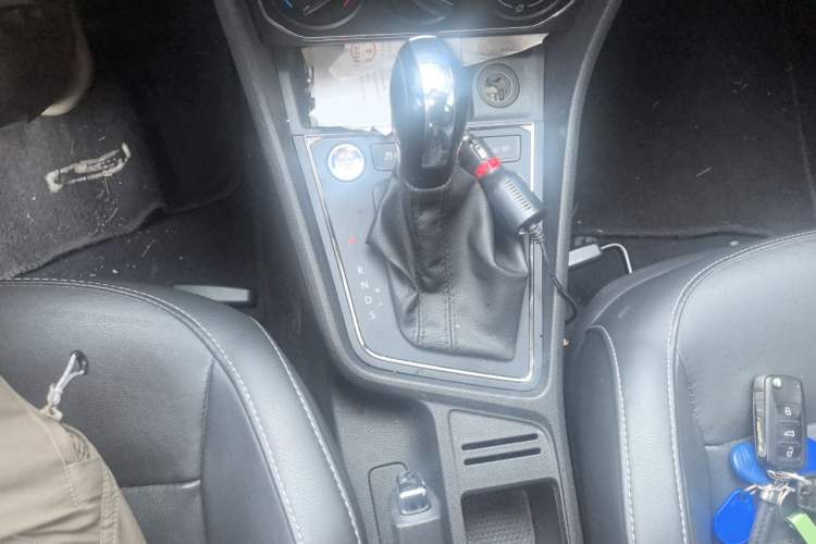 Used Volkswagen Lavida 2017 1.6L Automatic Comfort Edition Gear Lever