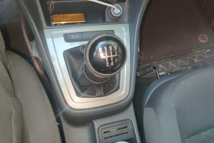 Used Volkswagen Lavida 2017 1.6L Manual Fashion Edition Gear Lever