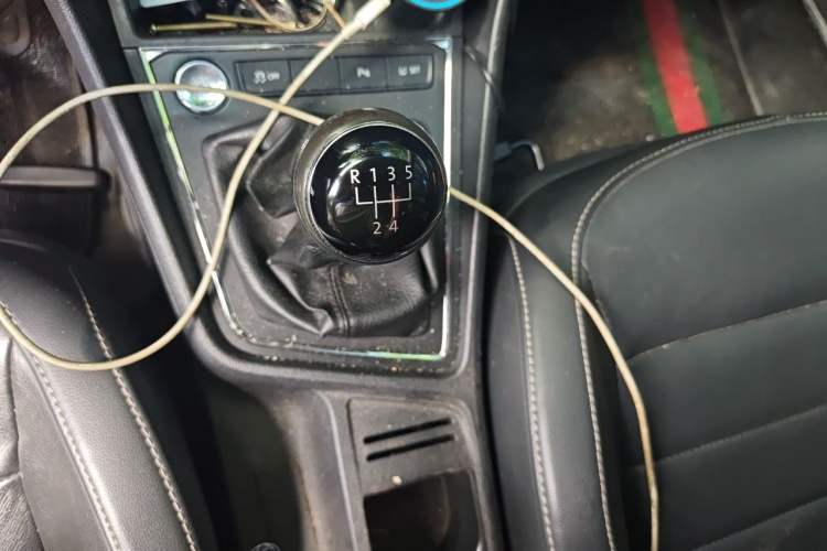 Used Volkswagen Lavida 2017 1.6L Manual Comfort Edition Gear Lever