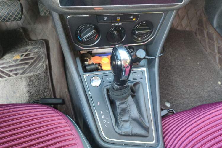 Used Volkswagen Lavida 2017 1.6L Automatic Comfort Edition Gear Lever