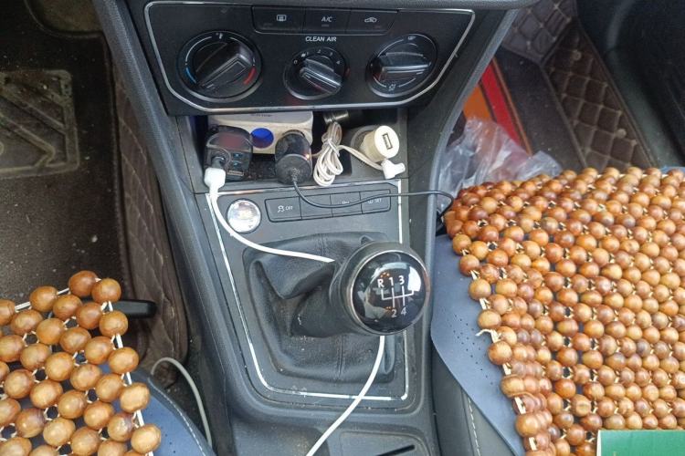 Used Volkswagen Lavida 2017 1.6L Manual Comfort Edition Gear Lever